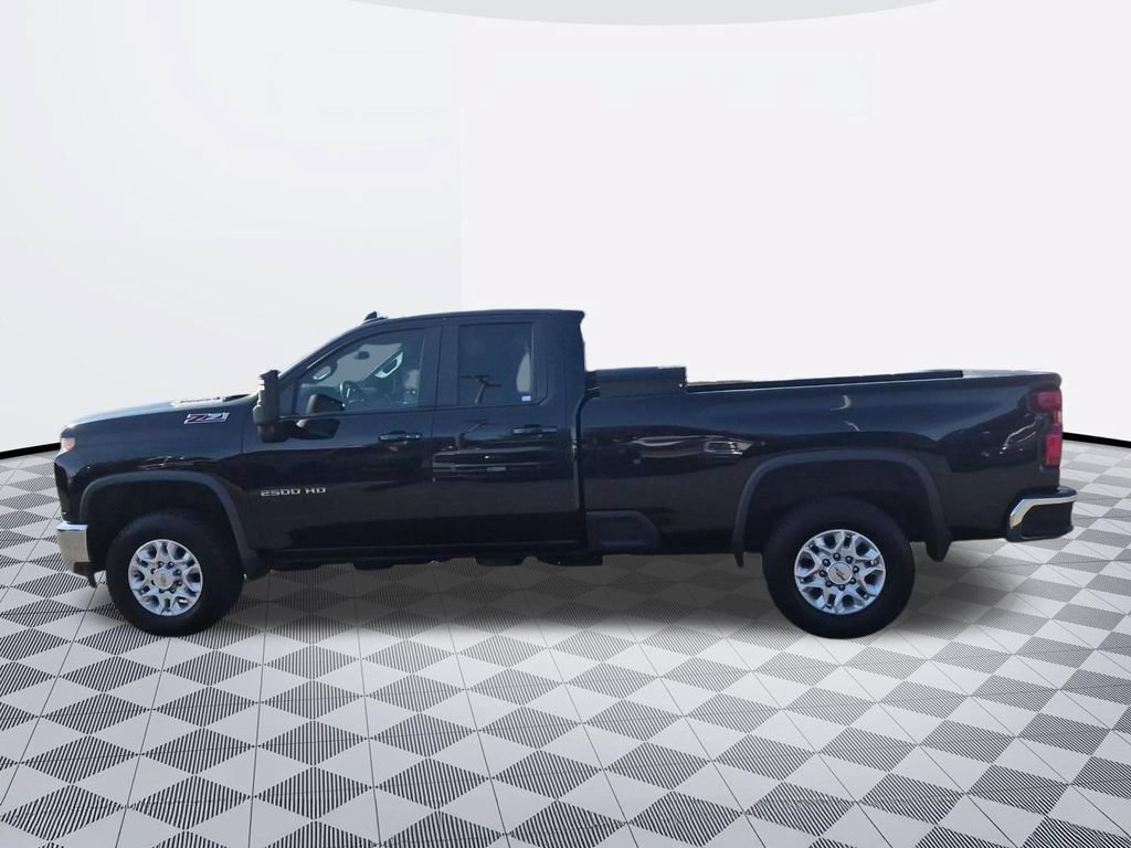 Used 2021 Chevrolet Silverado 2500 LT w/ Convenience Package AWD/4WD image 3