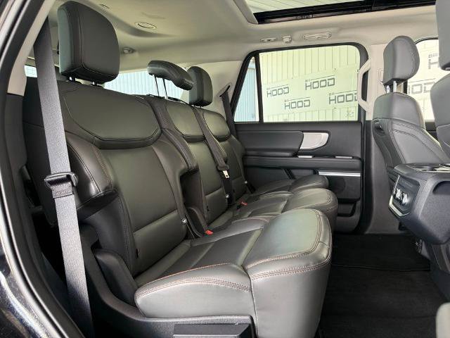 Certified 2025 Ford Expedition Active AWD/4WD image 9