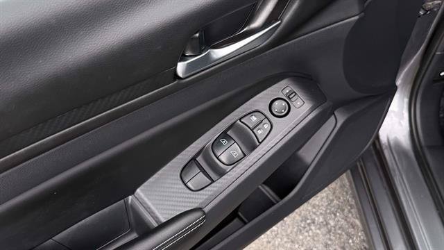 Used 2025 Nissan Altima 2.5 SV AWD/4WD image 38