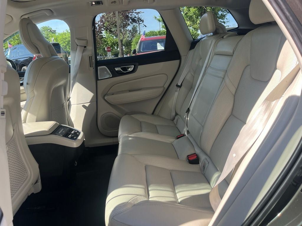 Used 2018 Volvo XC60 T6 Inscription w/ Luxury Seat Package AWD/4WD image 13