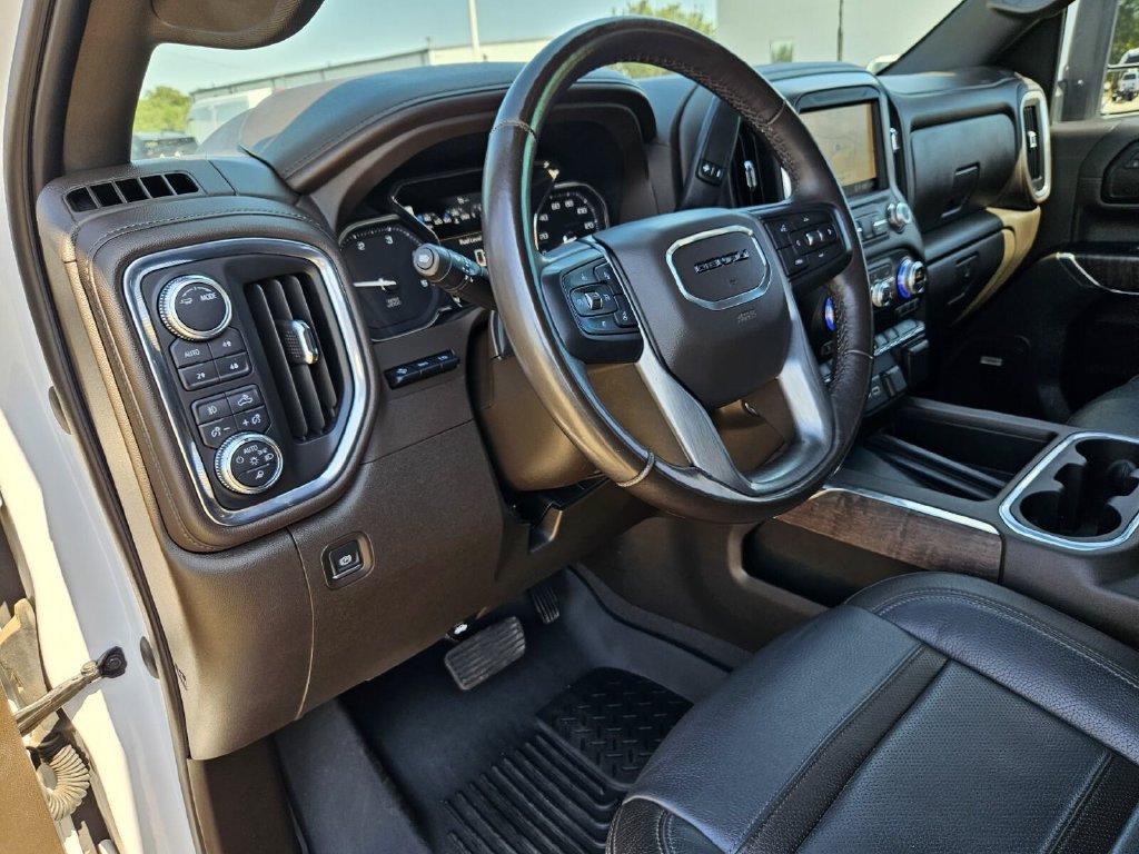Used 2022 GMC Sierra 3500 Denali w/ Denali Ultimate Package AWD/4WD image 18