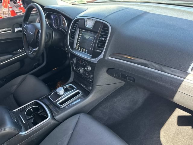 Used 2022 Chrysler 300 Touring w/ Sport Appearance Package RWD image 37
