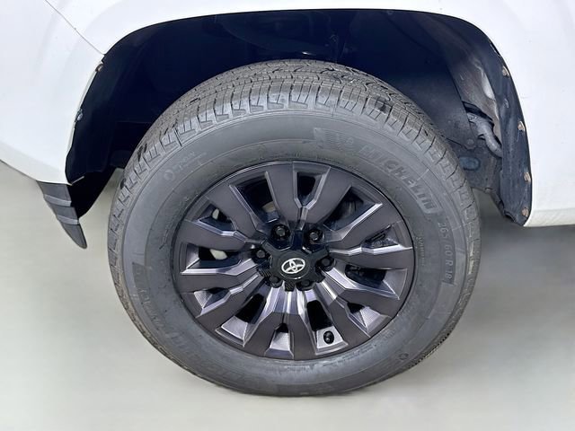 Used 2020 Toyota Tacoma SR image 32