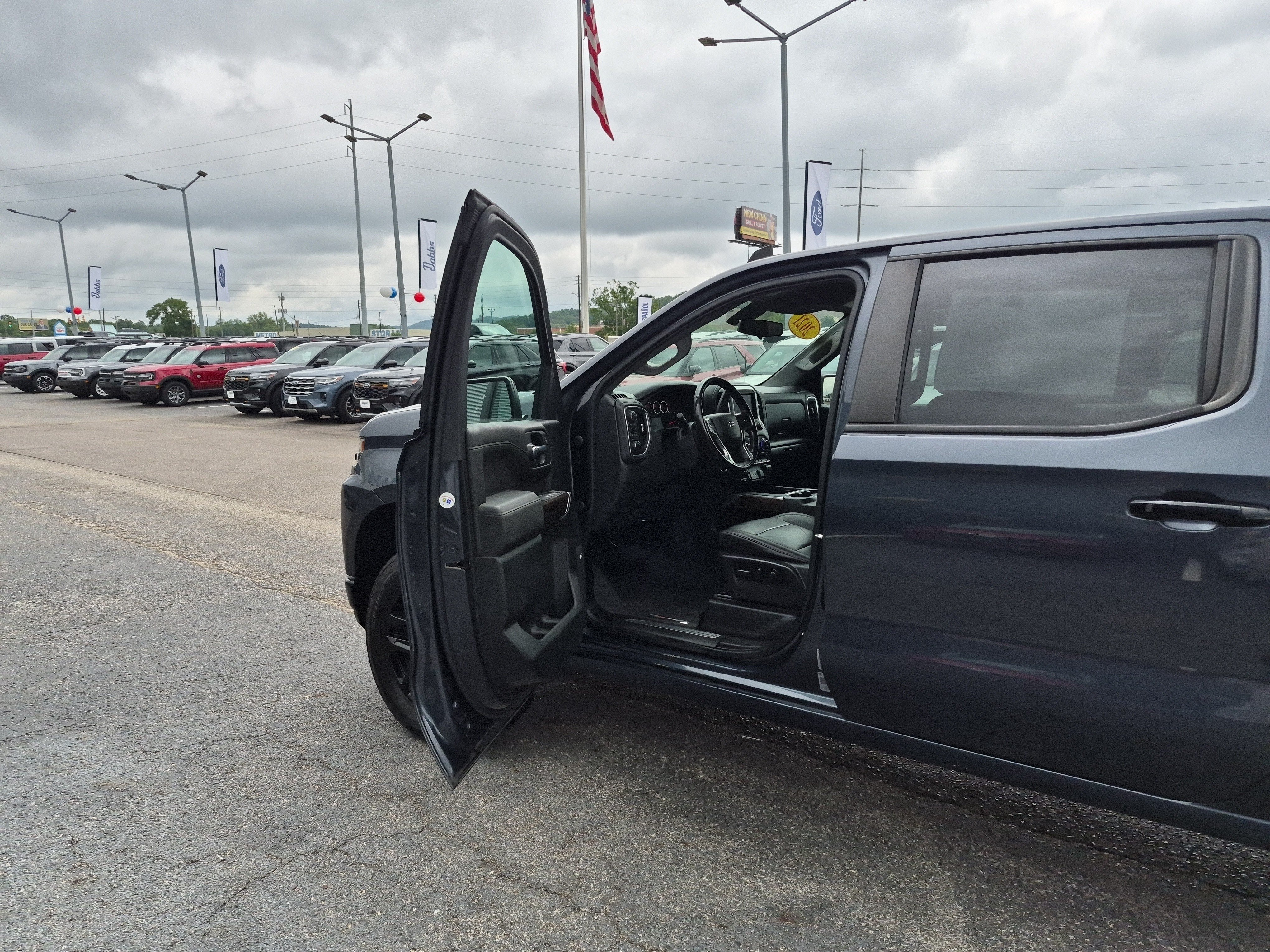 Used 2021 Chevrolet Silverado 1500 LT Trail Boss w/ Convenience Package II AWD/4WD image 12