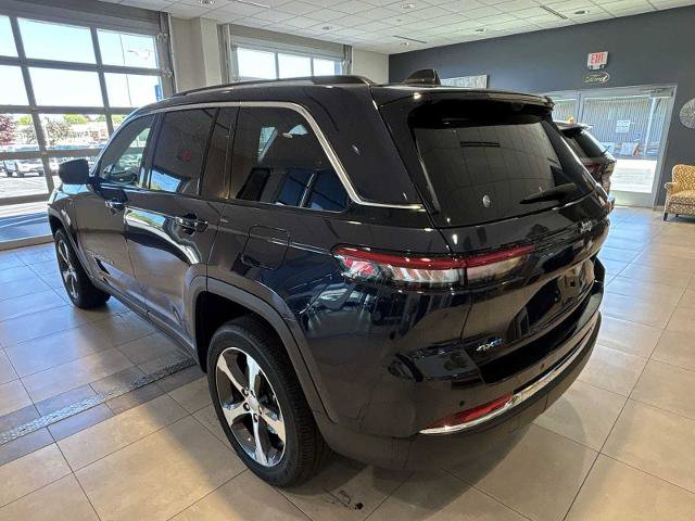Used 2023 Jeep Grand Cherokee 4WD 4xe w/ Luxury Tech Group II image 5