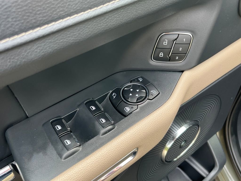 Certified 2024 Ford Expedition Limited image 17