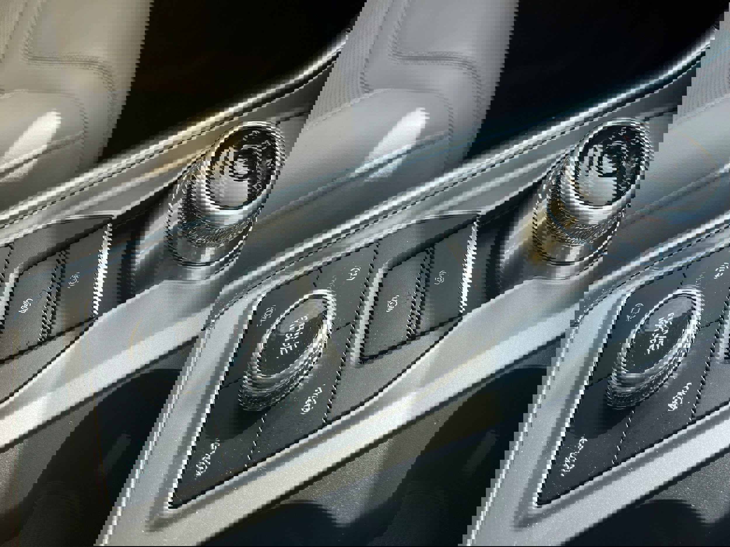 Certified 2021 Ford Explorer Platinum w/ Equipment Group 601A image 16