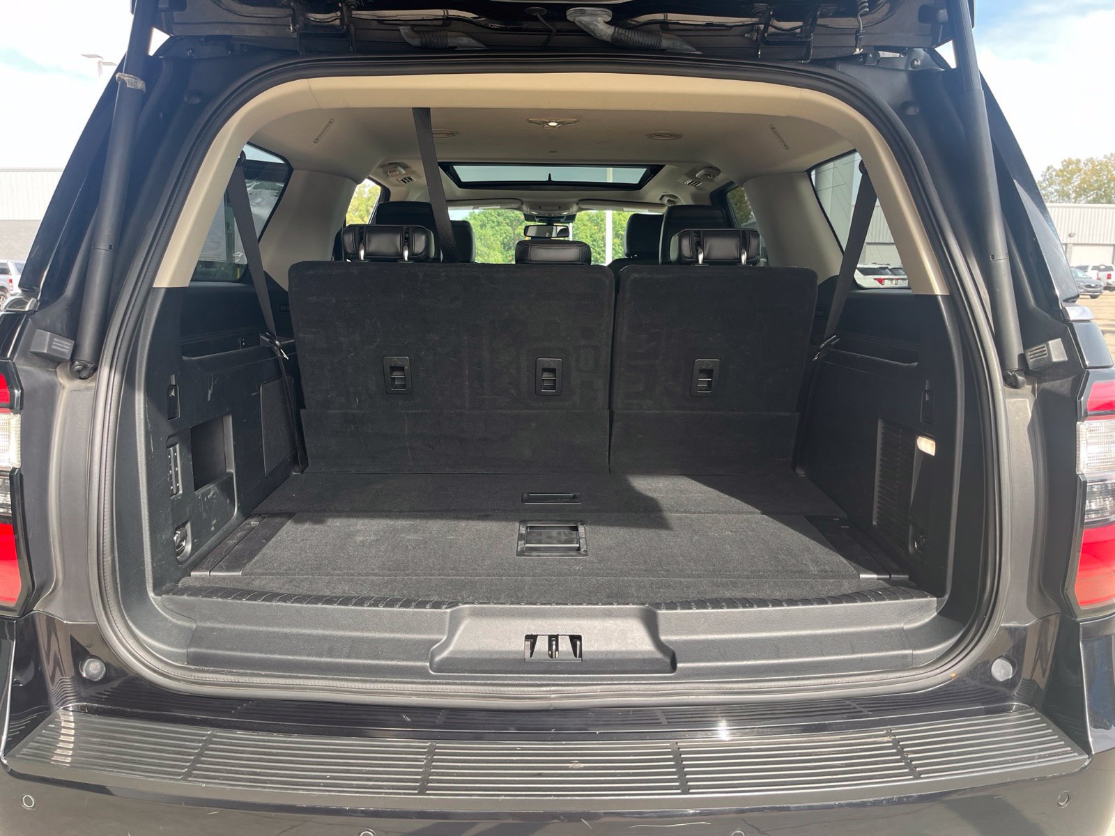 Certified 2021 Ford Expedition Max Platinum AWD/4WD image 14