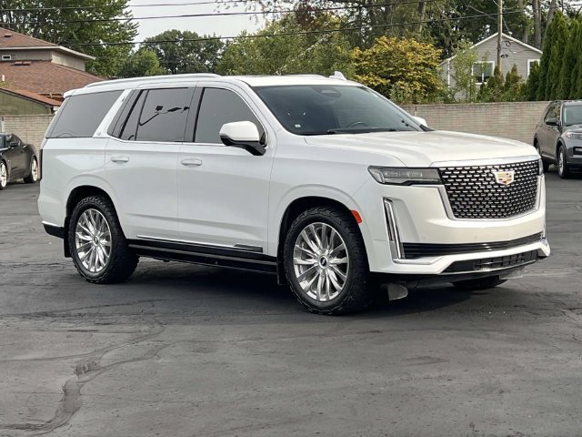 Used 2023 Cadillac Escalade Premium Luxury w/ Performance Package AWD/4WD image 7