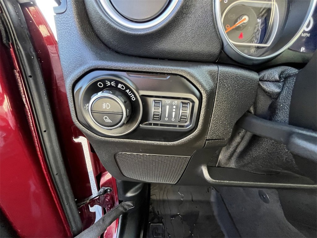 Used 2021 Jeep Gladiator Overland w/ Popular Equipment Package image 17