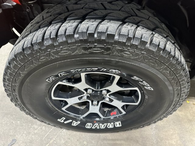Used 2021 Jeep Wrangler Unlimited Rubicon w/ Dual Top Group AWD/4WD image 23