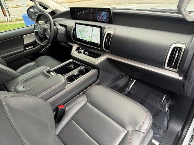 Certified 2025 Ford Expedition Active AWD/4WD image 15