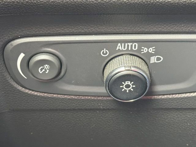 Used 2021 Buick Envision Essence image 19