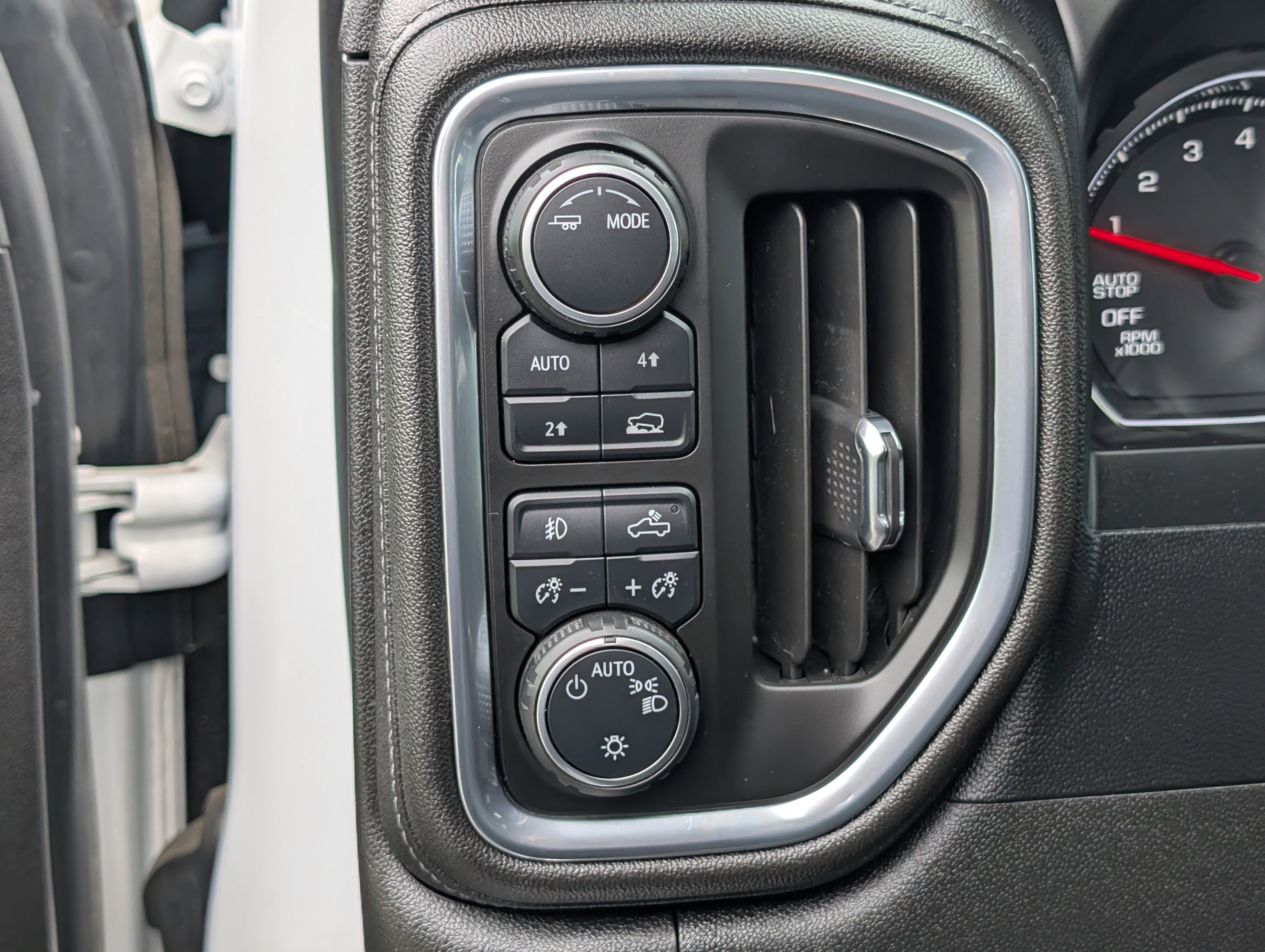 Used 2022 Chevrolet Silverado 1500 RST AWD/4WD image 19