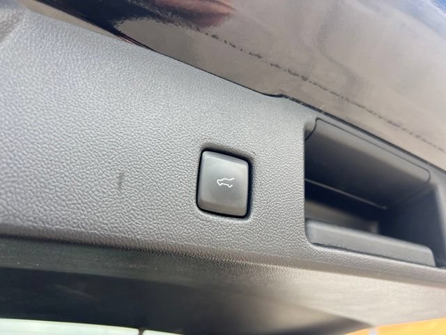 Certified 2023 Ford Escape ST-Line Select AWD/4WD image 23