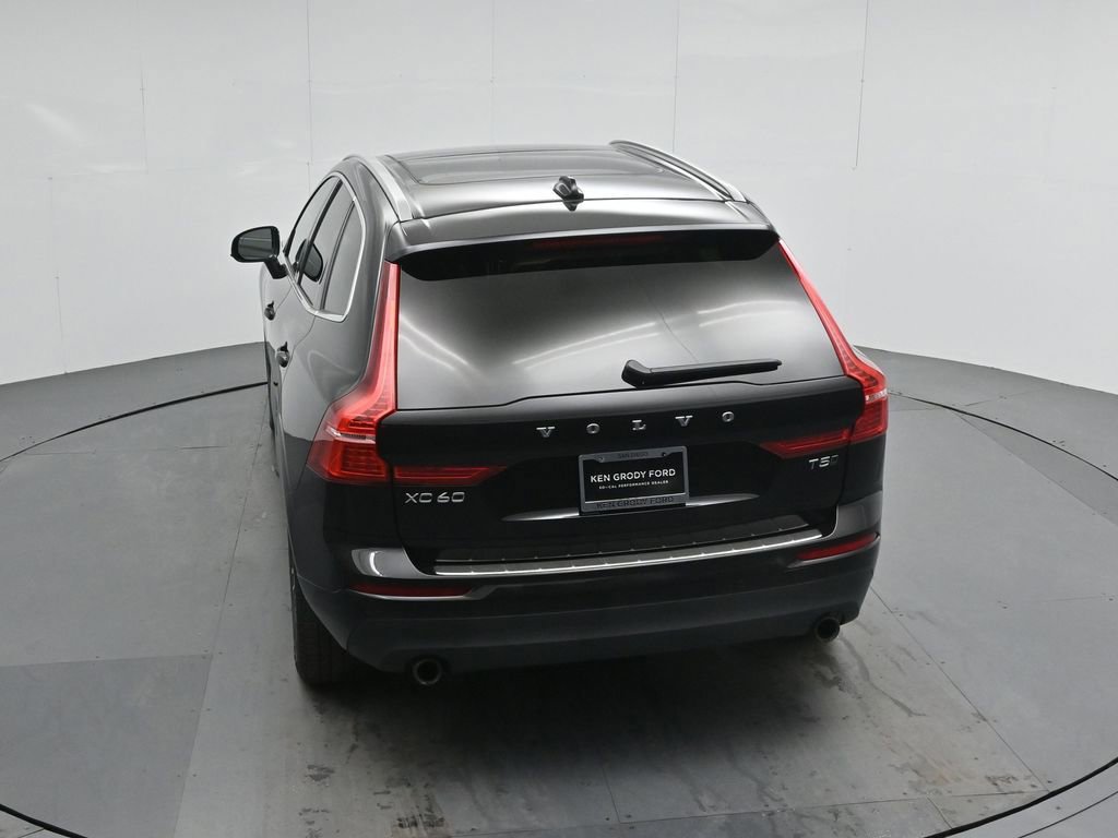 Used 2021 Volvo XC60 T5 Momentum w/ Premium Package image 19