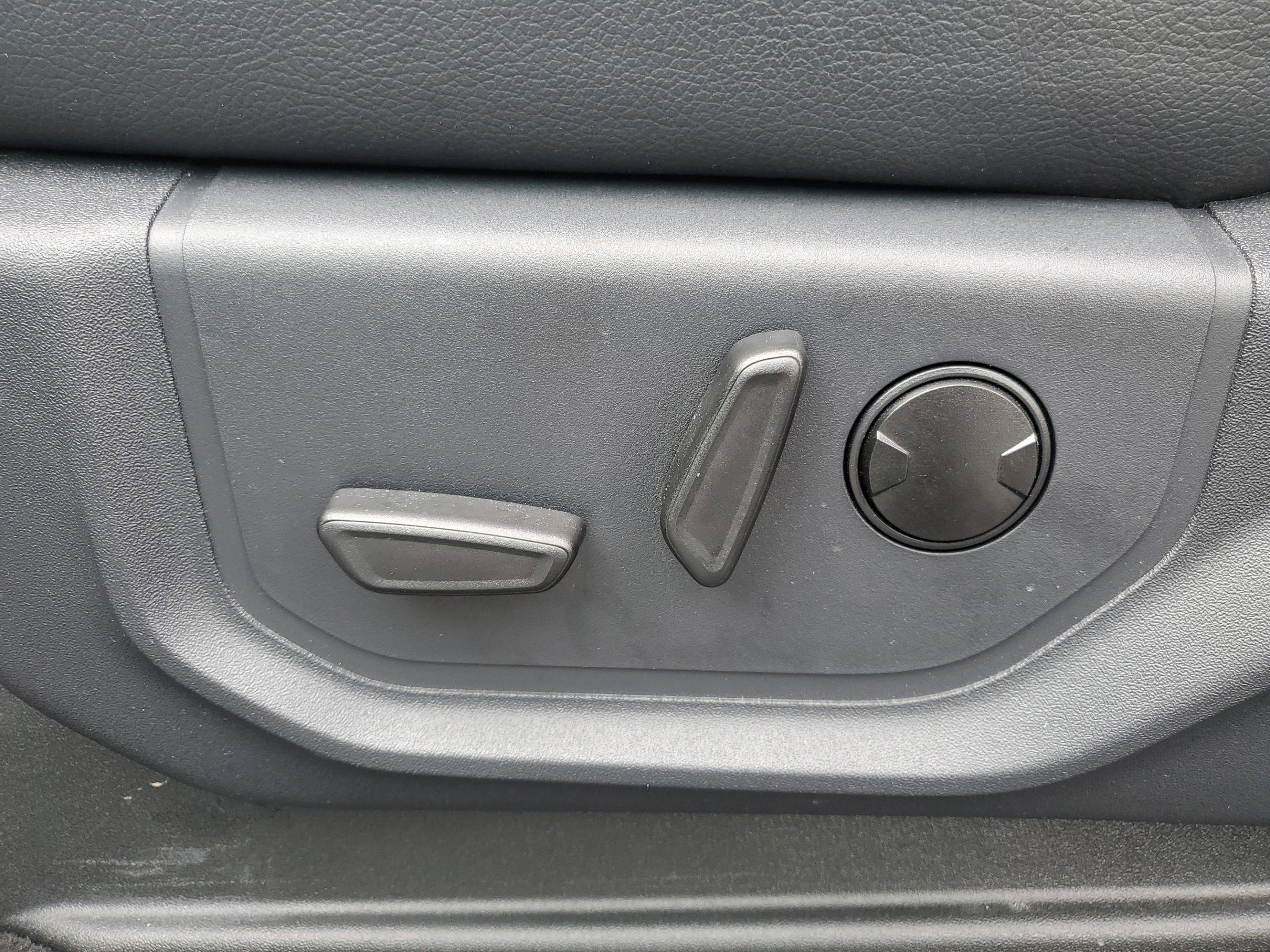 Certified 2022 Ford F350 Lariat w/ Black Appearance Package AWD/4WD image 16