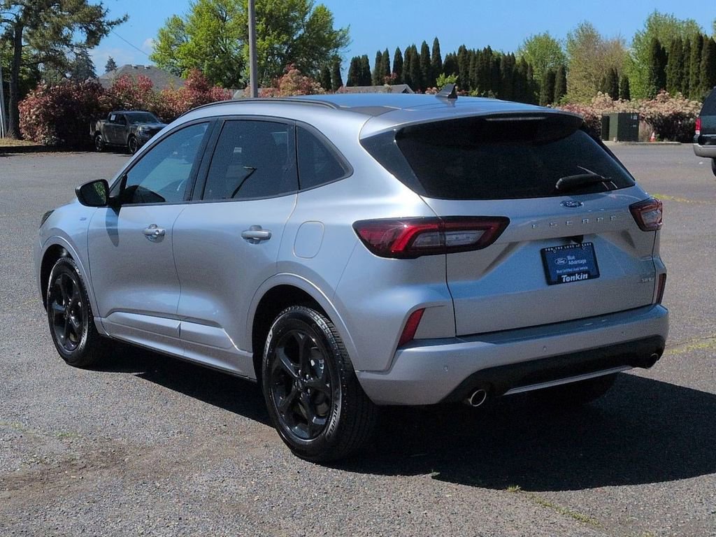 Certified 2023 Ford Escape ST-Line w/ Tech Pack #1 AWD/4WD image 3