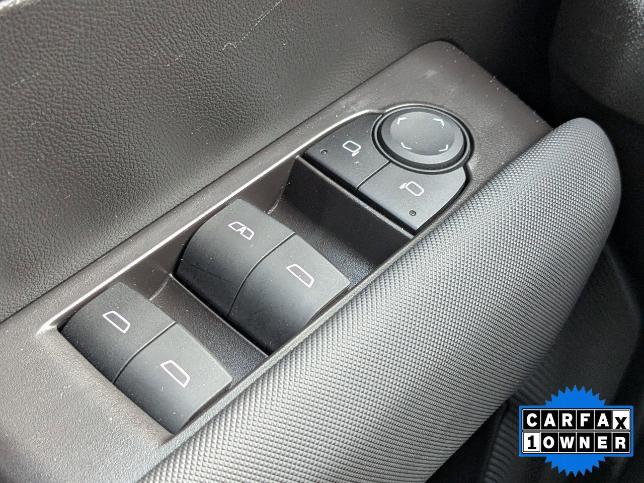 Used 2024 Chevrolet Colorado Z71 w/ Z71 Convenience Package 2 image 27