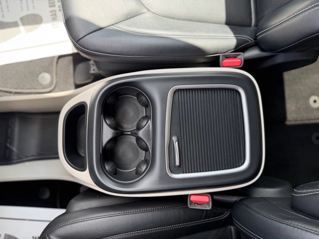 Used 2022 Chrysler Pacifica Touring-L FWD image 31