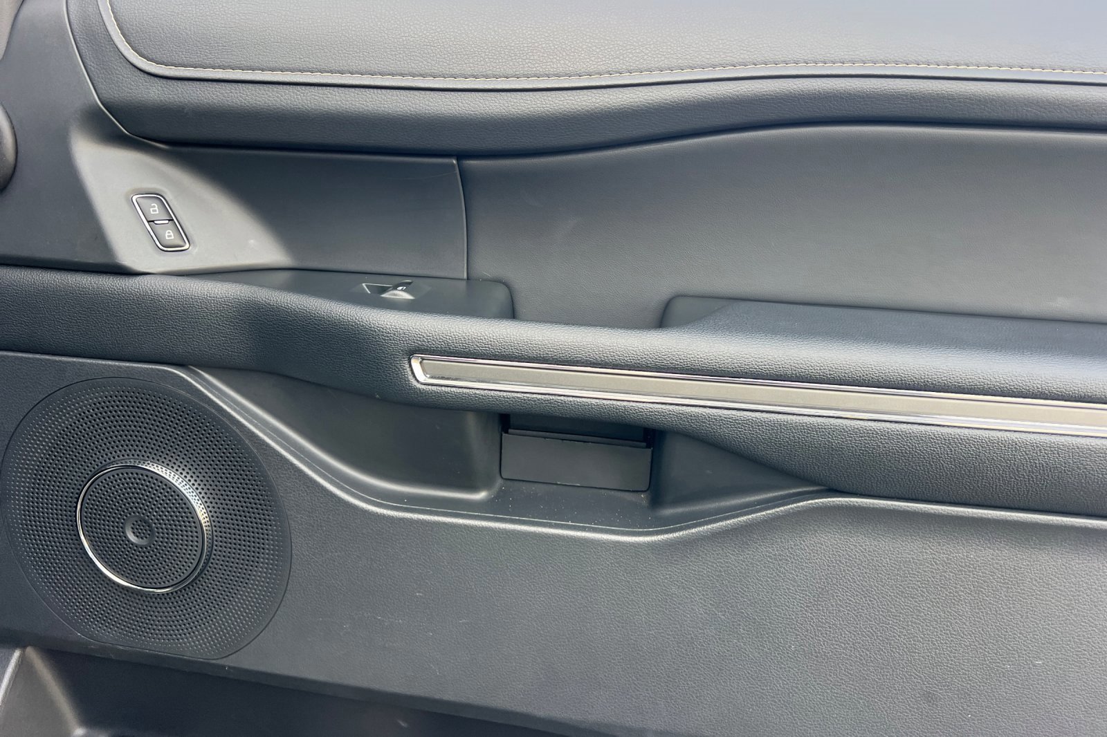 Certified 2024 Ford Expedition XLT image 20