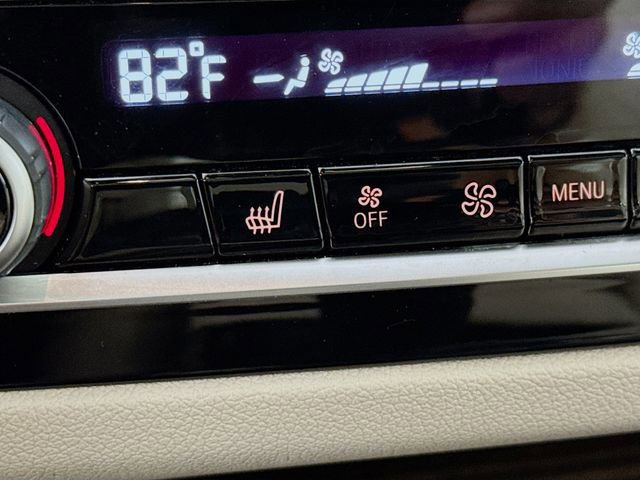 Used 2021 BMW 530i xDrive w/ Premium Package image 24