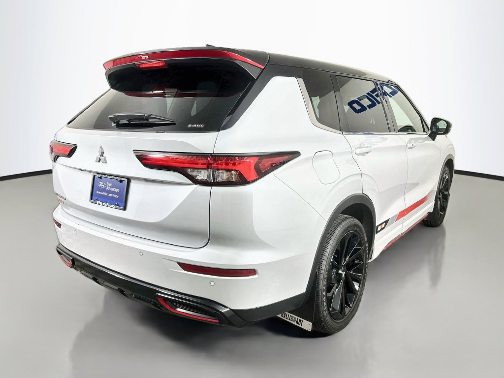 Used 2024 Mitsubishi Outlander AWD image 7