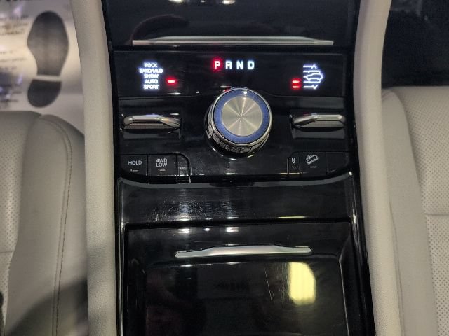 Used 2022 Jeep Grand Cherokee Overland w/ Luxury Tech Group IV AWD/4WD image 27