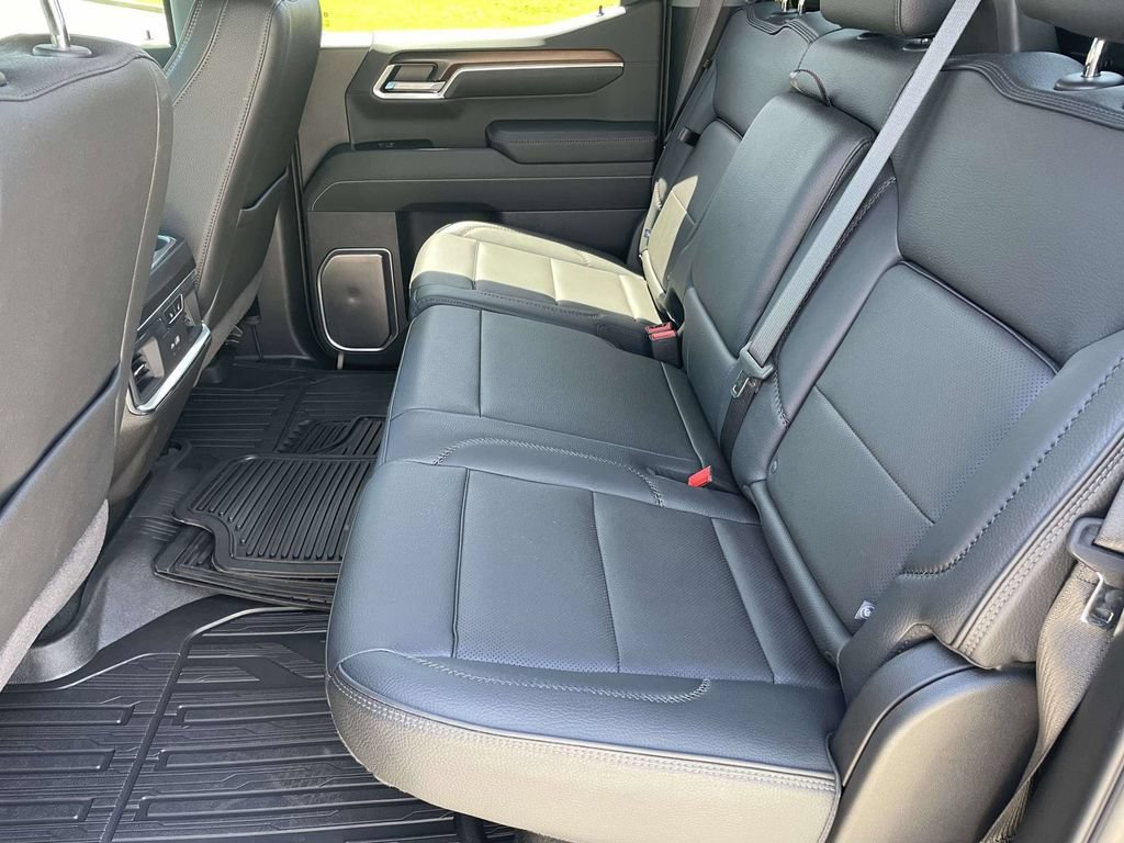 Used 2025 GMC Sierra 1500 Denali AWD/4WD image 12
