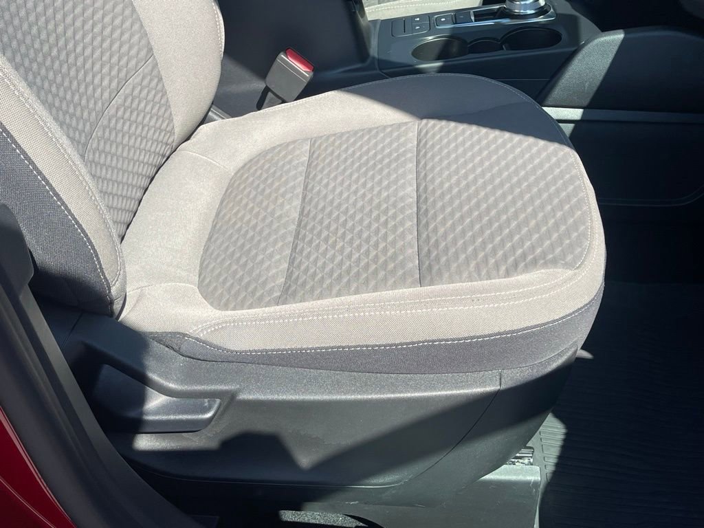 Certified 2022 Ford Escape SE w/ SE Sport Appearance Package image 18