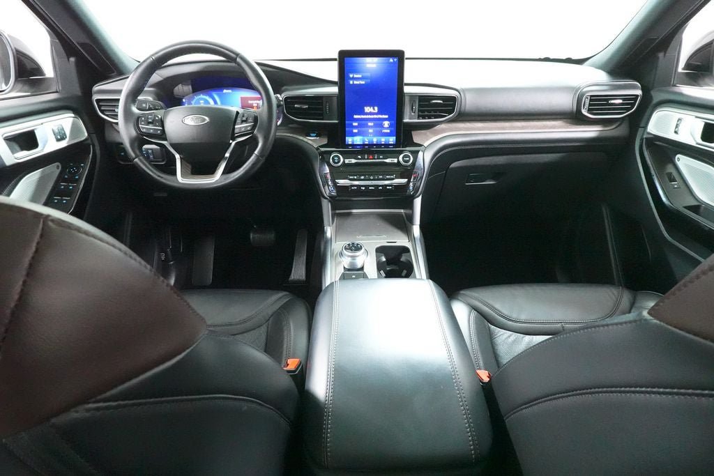 Certified 2023 Ford Explorer Platinum w/ Technology Package AWD/4WD image 13