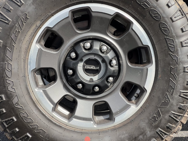 Certified 2024 Ford F250 Platinum w/ Tremor Off-Road Package AWD/4WD image 13
