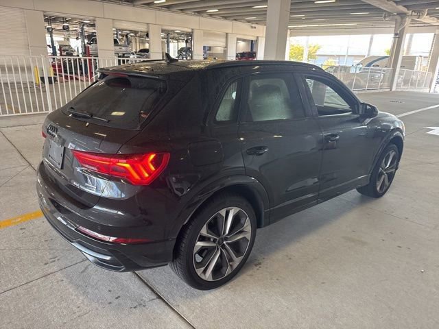 Used 2022 Audi Q3 2.0T Premium Plus image 3