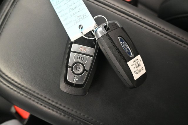 Certified 2025 Ford Maverick Lariat w/ Black Appearance Package AWD/4WD image 15