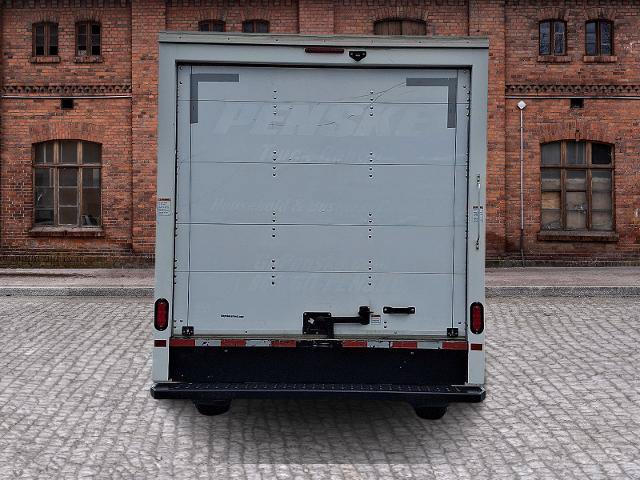 Used 2021 GMC Savana 3500 w/ Power Convenience Package RWD image 5