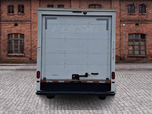 Used 2021 GMC Savana 3500 w/ Power Convenience Package RWD image 5