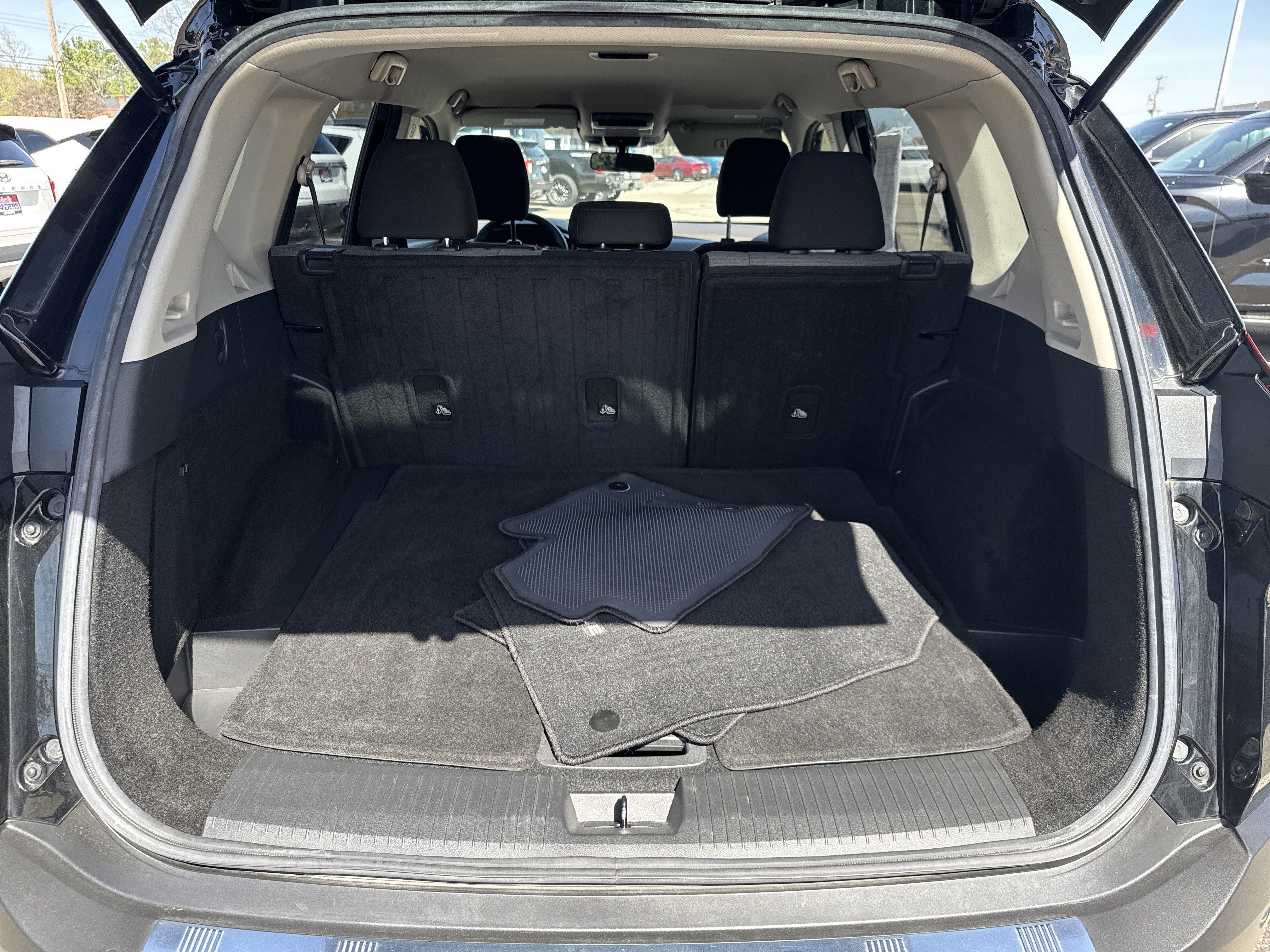 Used 2021 Nissan Rogue SV image 13