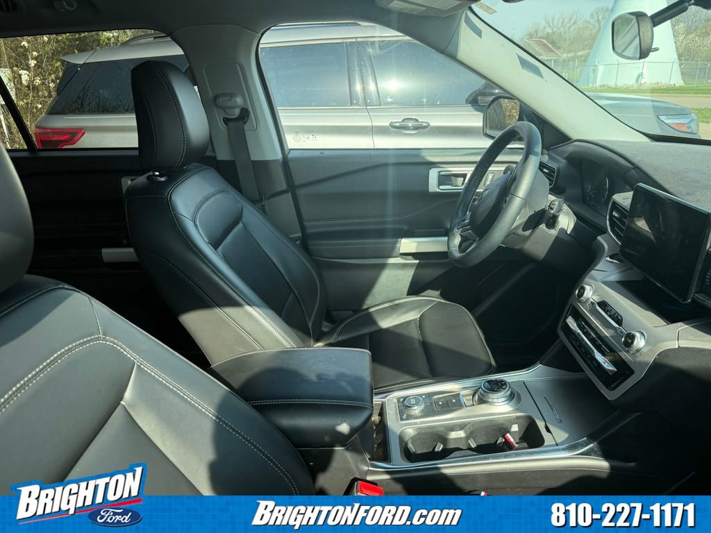 Certified 2024 Ford Explorer XLT w/ Equipment Group 202A AWD/4WD image 7