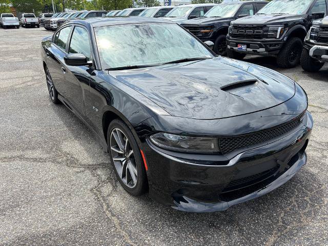 Used 2023 Dodge Charger R/T w/ Plus Group RWD image 3