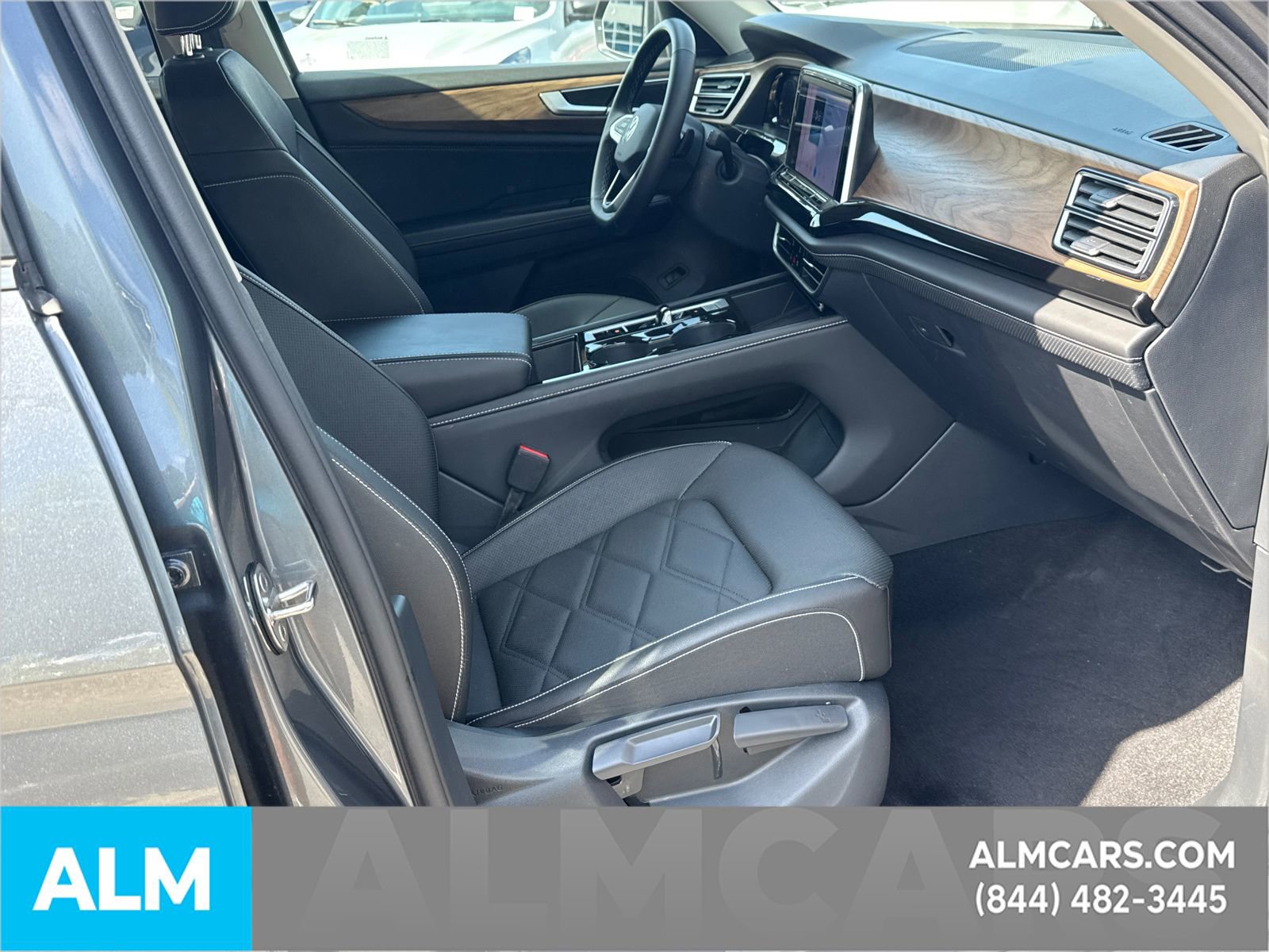 Used 2025 Volkswagen Atlas SE FWD image 16