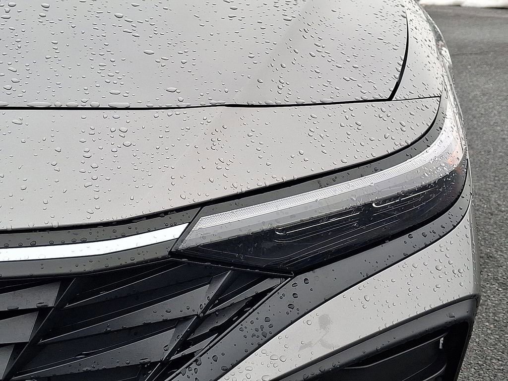 Used 2024 Hyundai Elantra SEL image 8