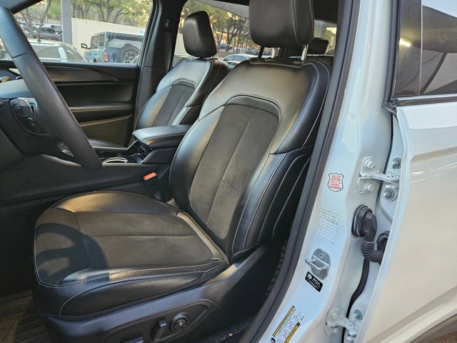 Used 2023 Jeep Grand Cherokee L Laredo image 13