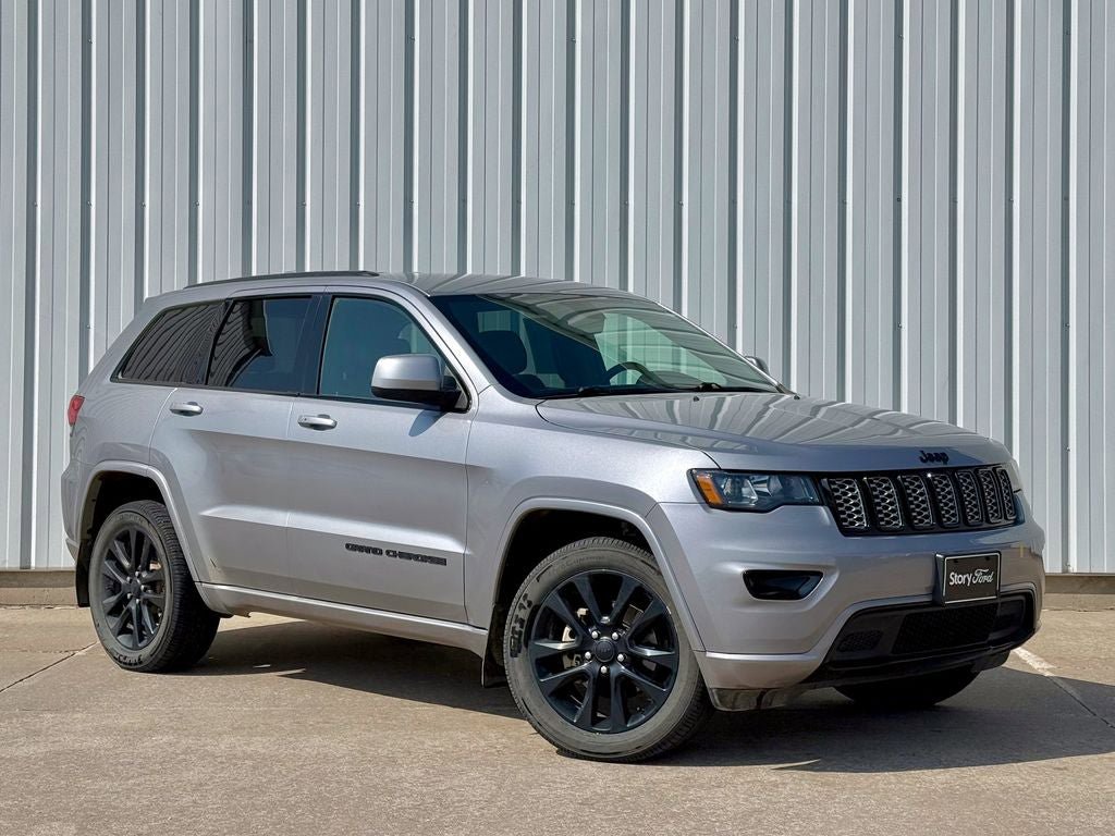 Used 2019 Jeep Grand Cherokee Altitude AWD/4WD image 8