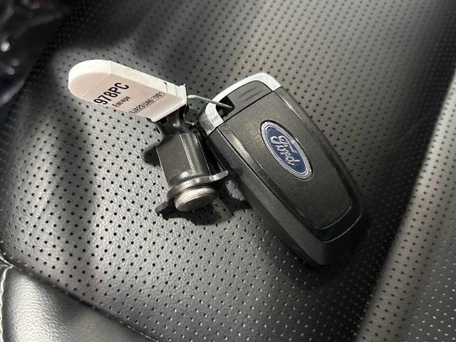 Certified 2025 Ford Escape Platinum image 32