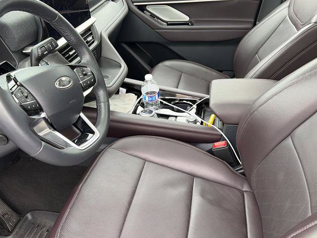 Certified 2025 Ford Explorer Platinum AWD/4WD image 8