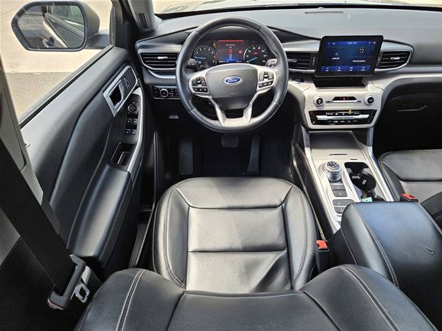 Certified 2024 Ford Explorer XLT w/ Equipment Group 202A RWD image 11