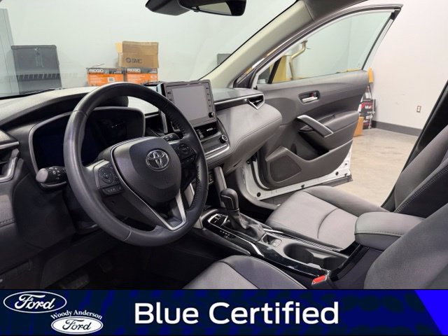Used 2022 Toyota Corolla Cross XLE w/ Convenience Package FWD image 9