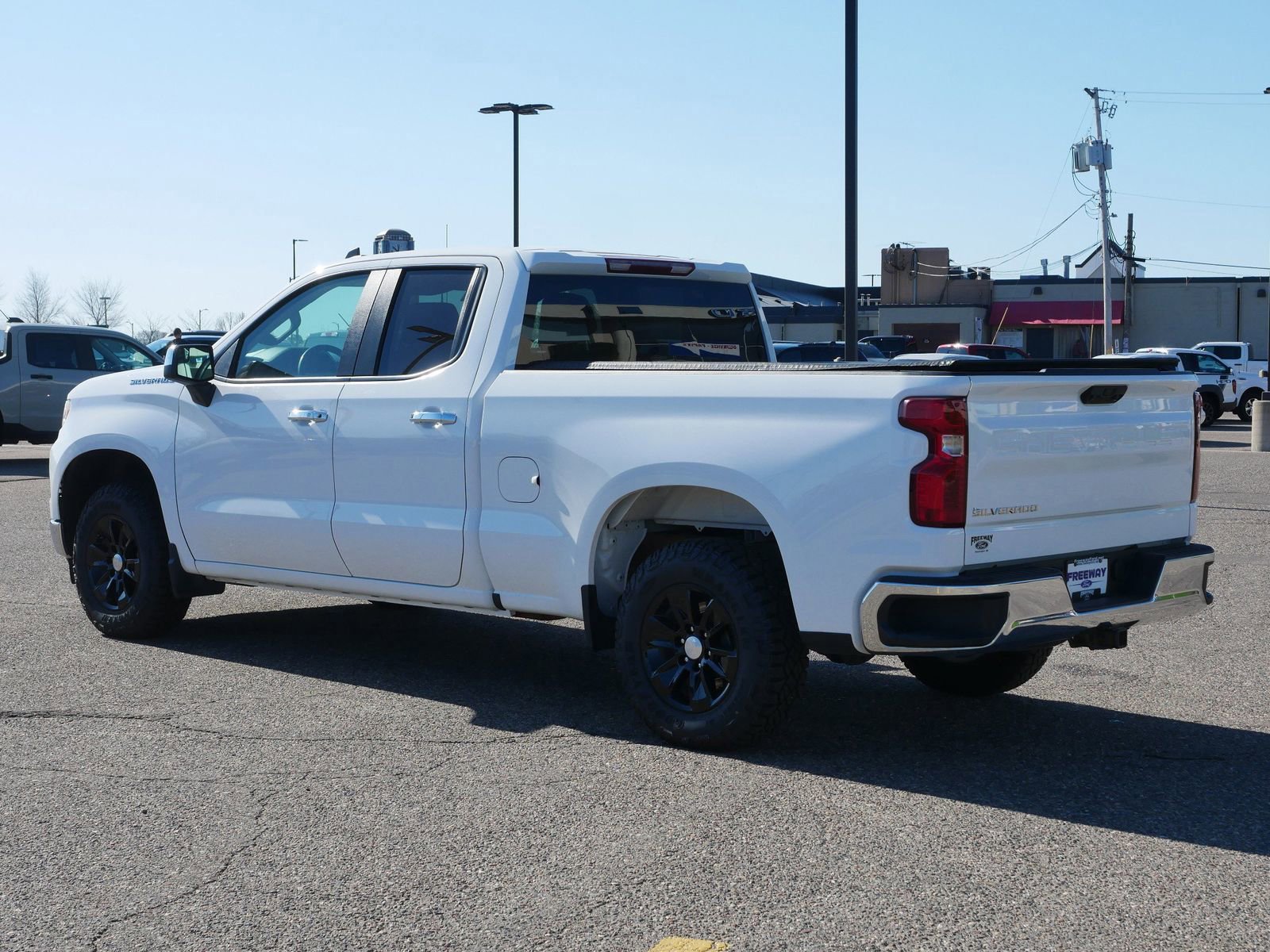 Used 2023 Chevrolet Silverado 1500 LT image 5