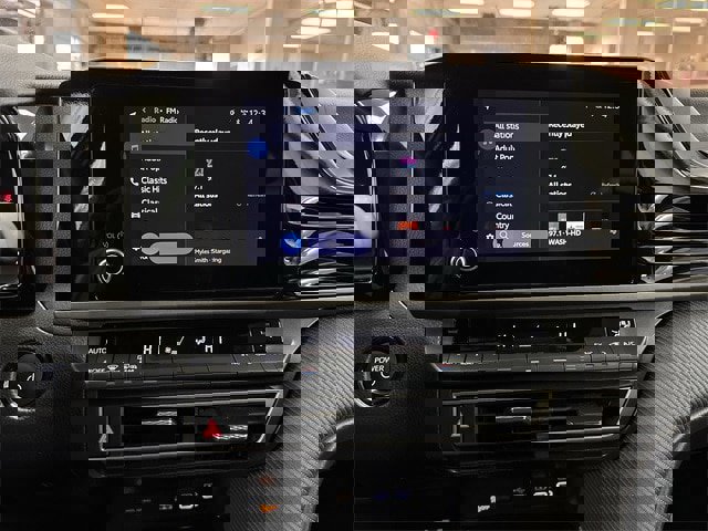 Used 2025 Toyota Camry SE image 7