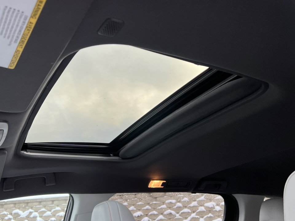 Used 2021 Toyota Sienna XSE image 8